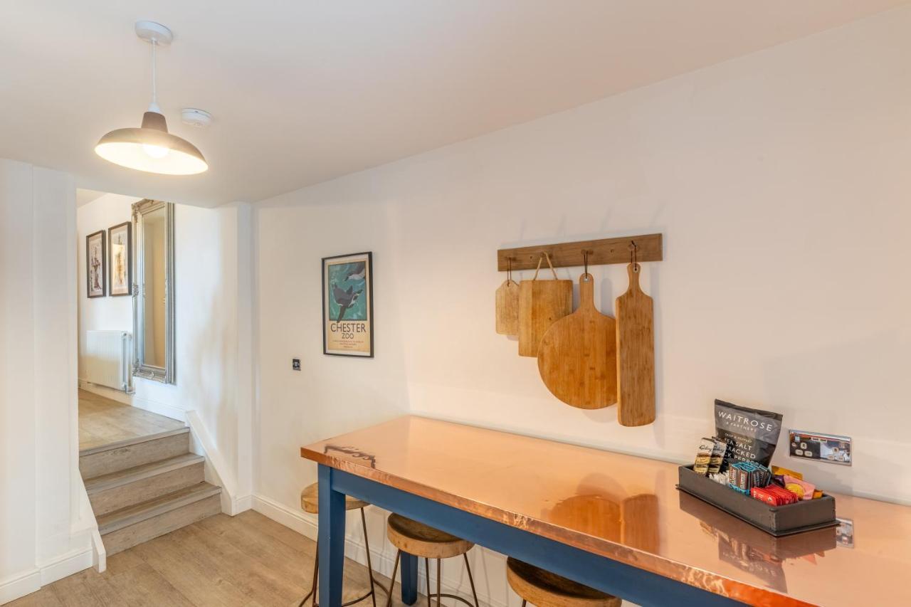 Luxury Chapel Apartment Within City Walls Chester Exterior foto